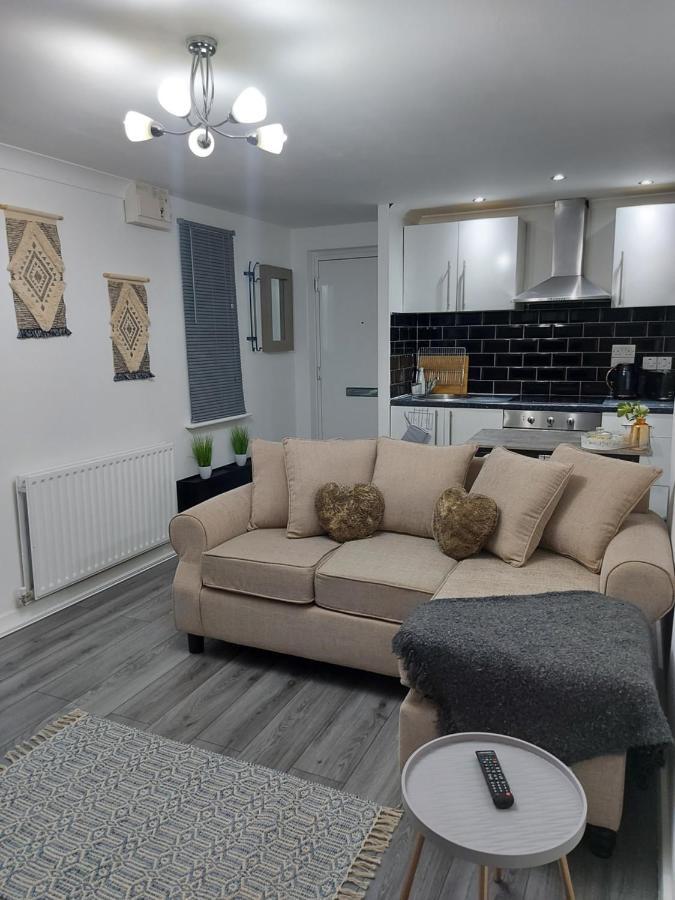 Lovely 1-Bedroom Condo With Parking On Premises Minworth Exterior photo